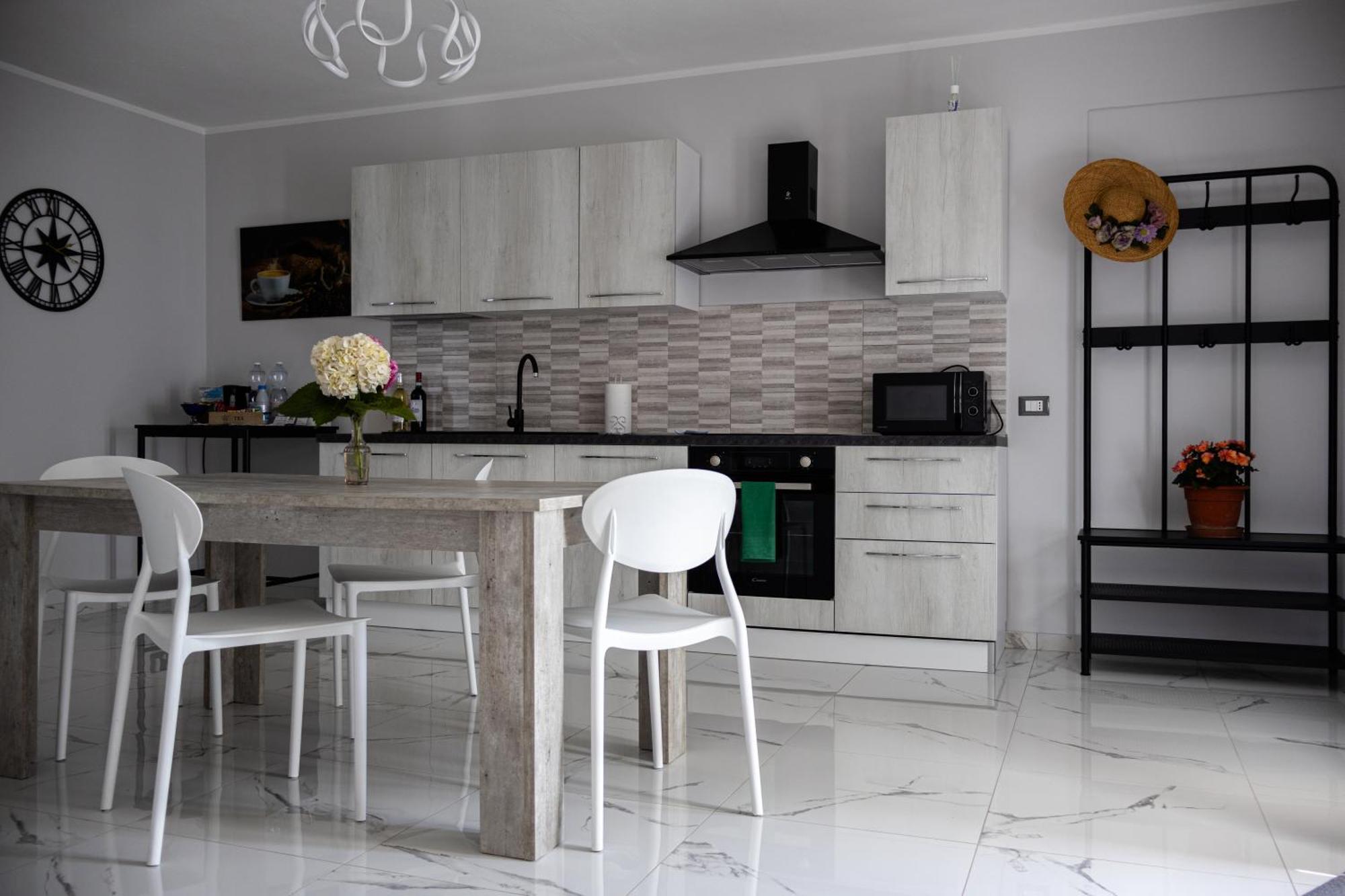 Roero Sunset Apartment โกโวเน ภายนอก รูปภาพ